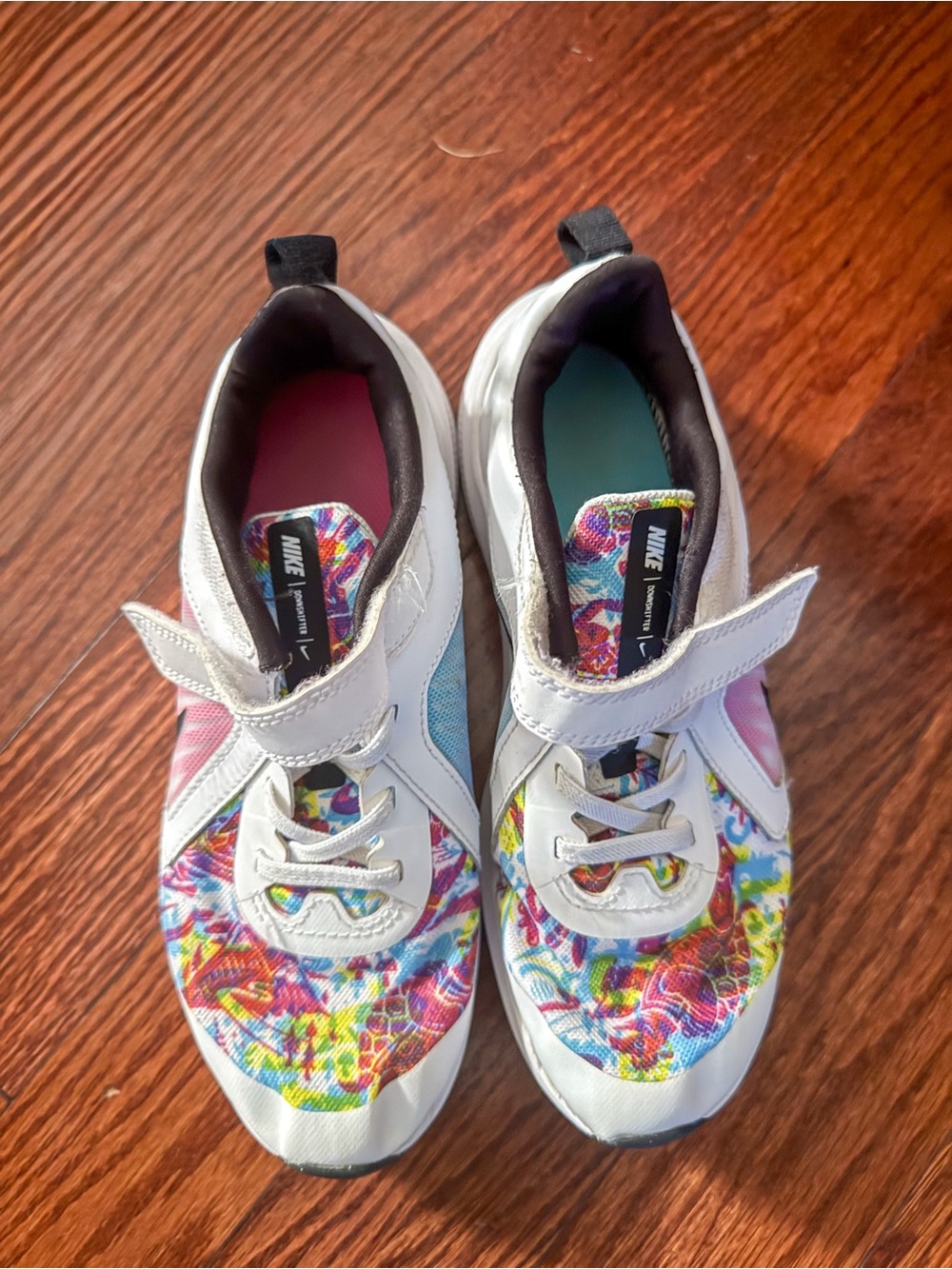 Nike Youth Shoes - Picture 3 of 7